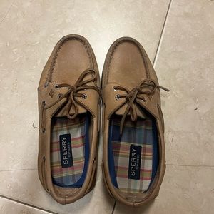 Woman’s sperry topsiders